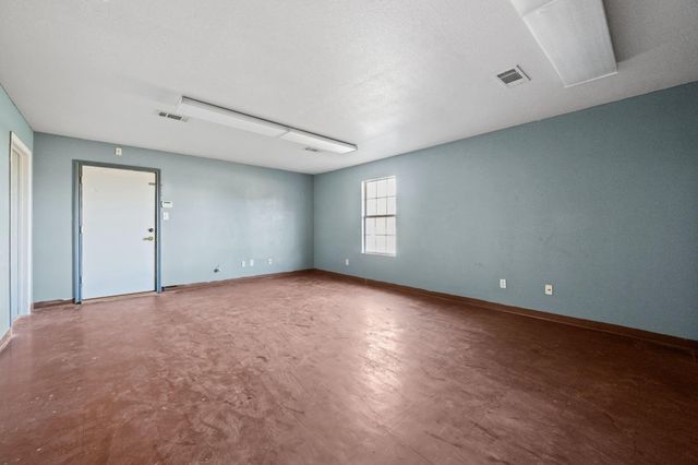 114 Main Street, Hull, TX 77564