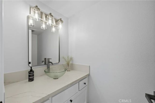29033 Hollow Oak Court, Agoura Hills, CA 91301