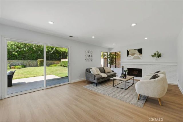 29033 Hollow Oak Court, Agoura Hills, CA 91301