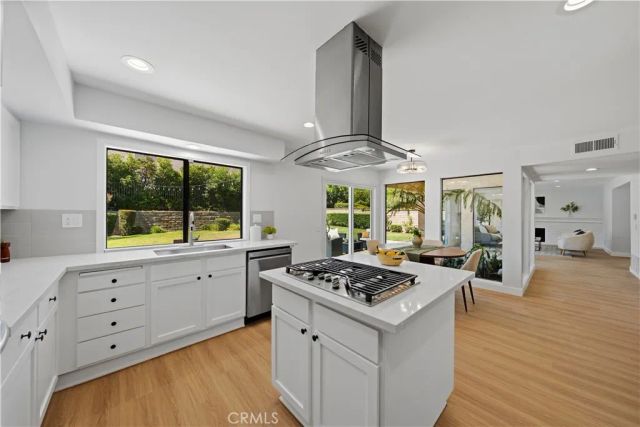 29033 Hollow Oak Court, Agoura Hills, CA 91301