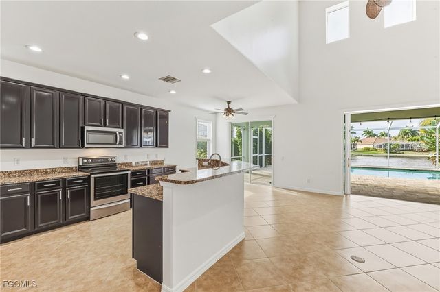 2664 Brightside CT S, Cape Coral, FL 33991