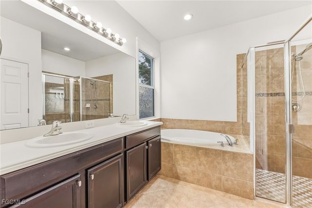 2664 Brightside CT S, Cape Coral, FL 33991