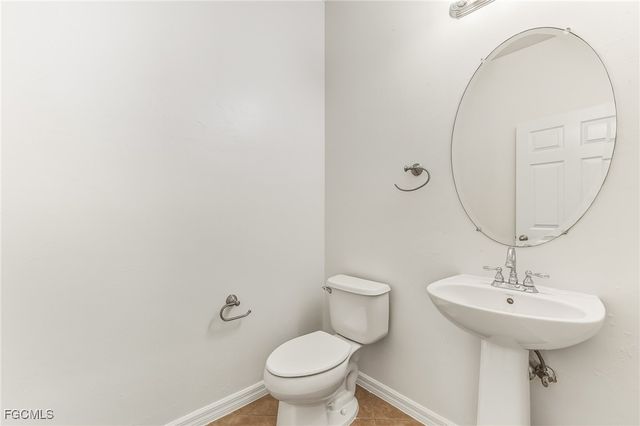 2664 Brightside CT S, Cape Coral, FL 33991