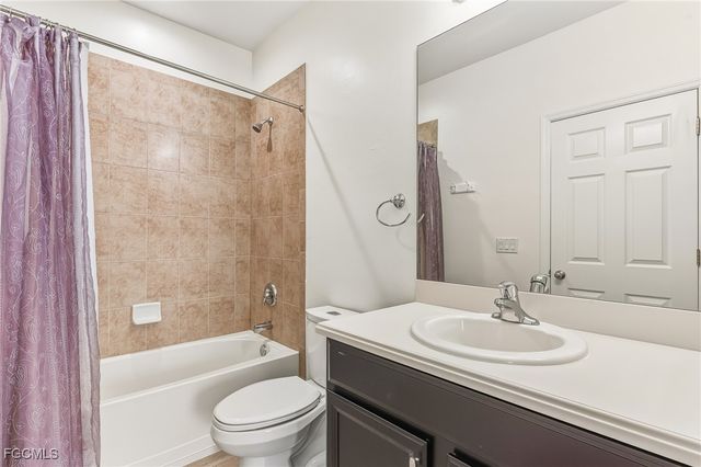 2664 Brightside CT S, Cape Coral, FL 33991