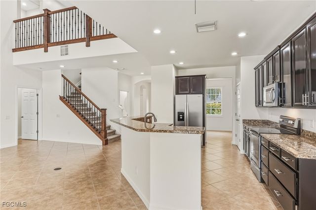 2664 Brightside CT S, Cape Coral, FL 33991