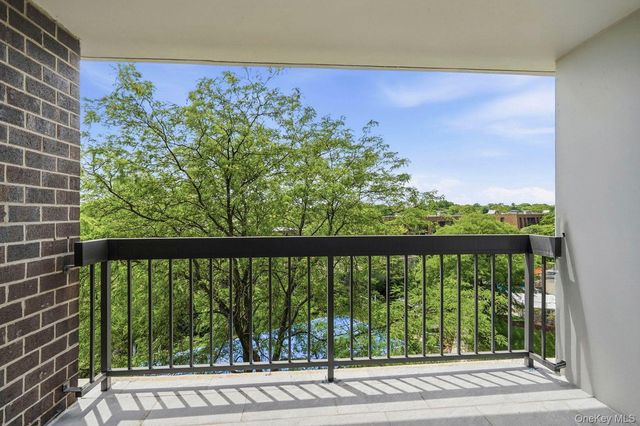 2 Bay Club Drive 6F, Bayside, NY 11360