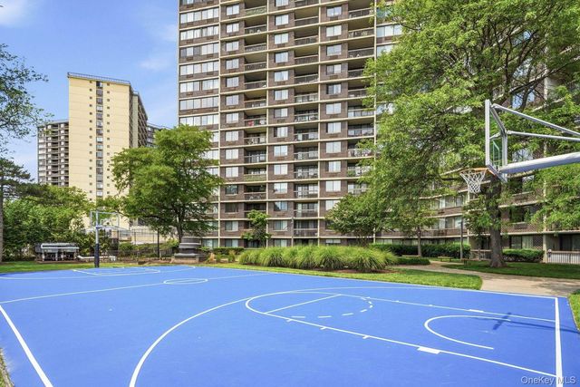 2 Bay Club Drive 6F, Bayside, NY 11360