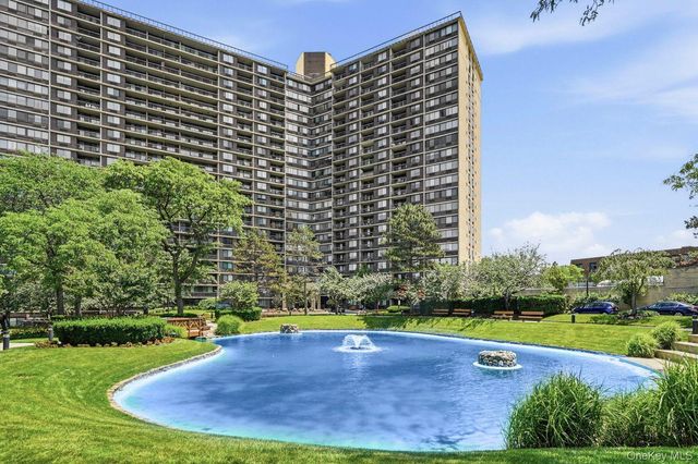 2 Bay Club Drive 6F, Bayside, NY 11360