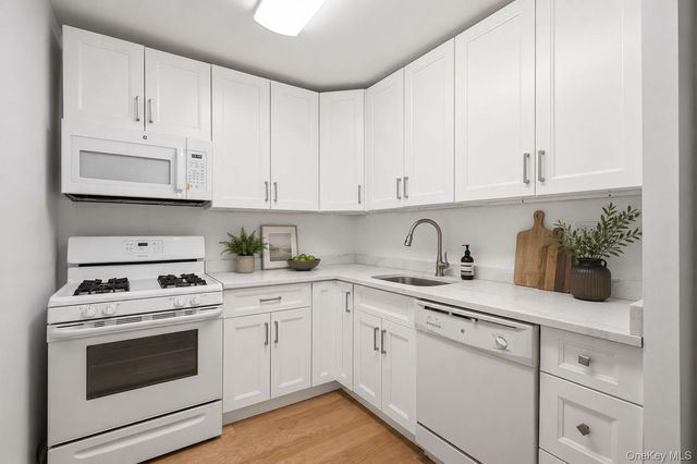 2 Bay Club Drive 6F, Bayside, NY 11360