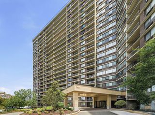 2 Bay Club Drive 6F, Bayside, NY 11360