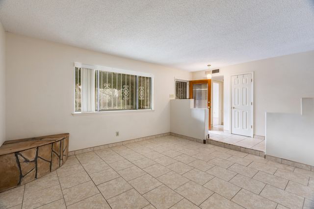 10021 Natalie Court NE, Albuquerque, NM 87111