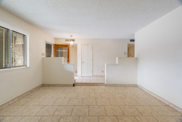 10021 Natalie Court NE, Albuquerque, NM 87111