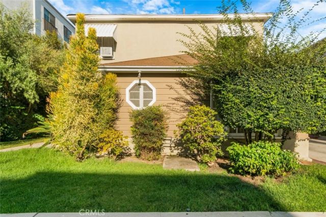 110 S Kings Rd, Los Angeles, CA 90048