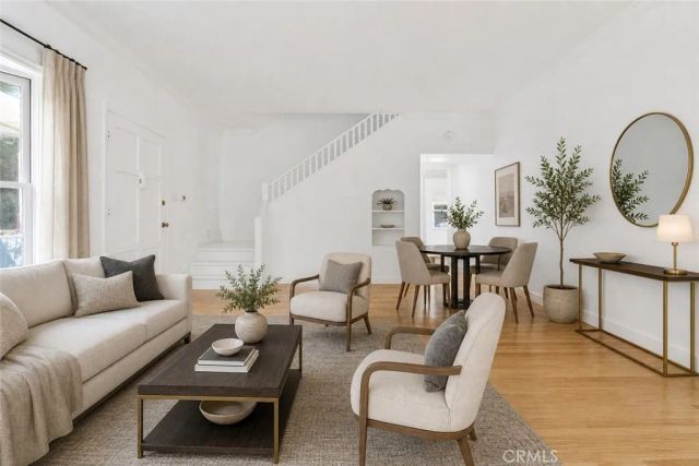110 S Kings Rd, Los Angeles, CA 90048