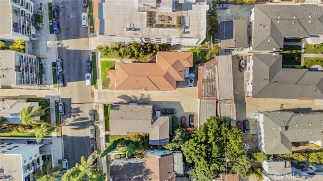110 S Kings Rd, Los Angeles, CA 90048