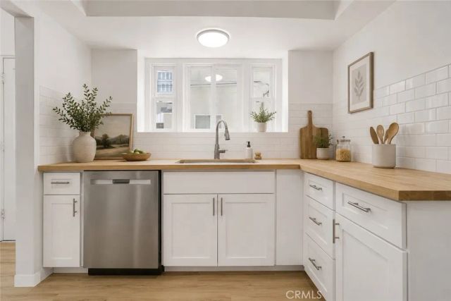110 S Kings Rd, Los Angeles, CA 90048