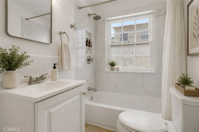110 S Kings Rd, Los Angeles, CA 90048