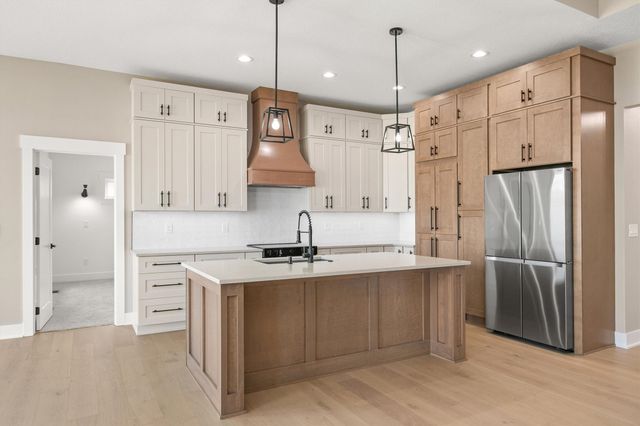 18051 Tanglewood Drive, Clive, IA 50325