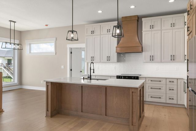 18051 Tanglewood Drive, Clive, IA 50325