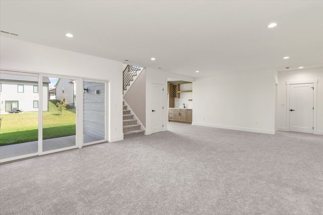 18051 Tanglewood Drive, Clive, IA 50325