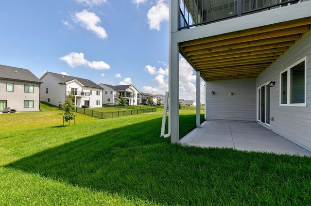 18051 Tanglewood Drive, Clive, IA 50325