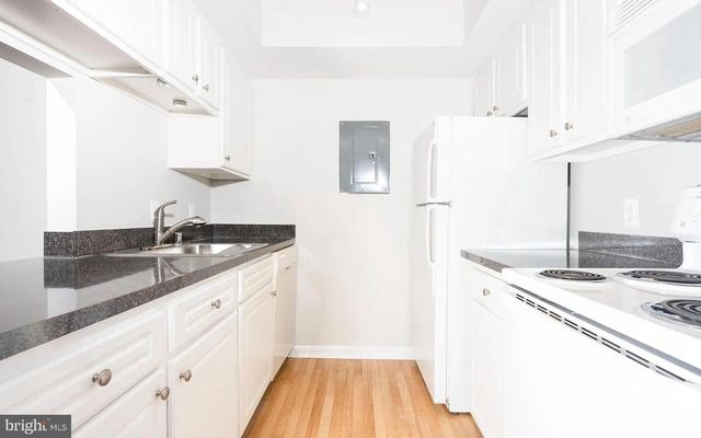 8205 WHISPERING OAKS DR #304, Gaithersburg, MD 20879