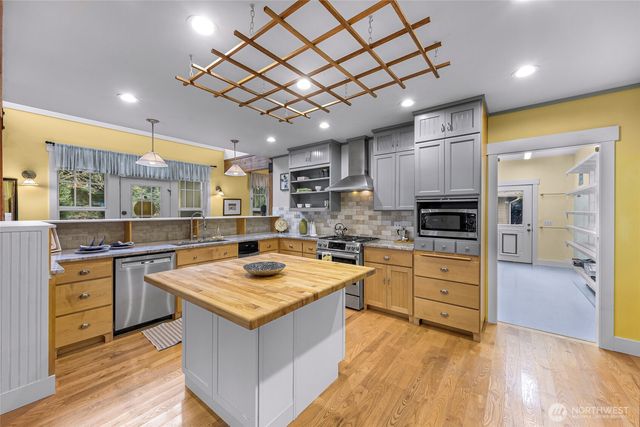 3445 SE Camano Drive, Camano Island, WA 98282