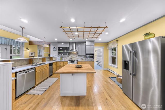 3445 SE Camano Drive, Camano Island, WA 98282