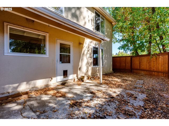 3685 WESTLEIGH St, Eugene, OR 97405