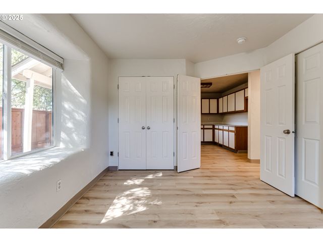 3685 WESTLEIGH St, Eugene, OR 97405