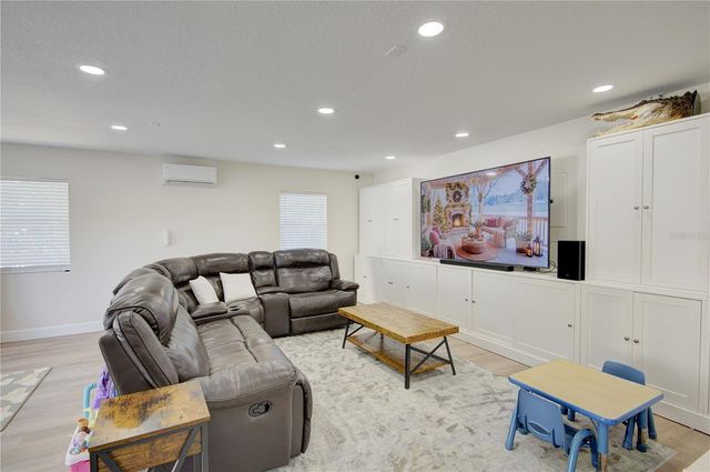 4144 PELEE STREET, Orlando, FL 32817