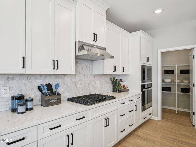 302 Barrow Meadows Drive, Zebulon, NC 27597