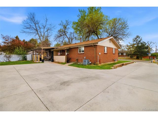 6130 S Pennsylvania St, Centennial, CO 80121