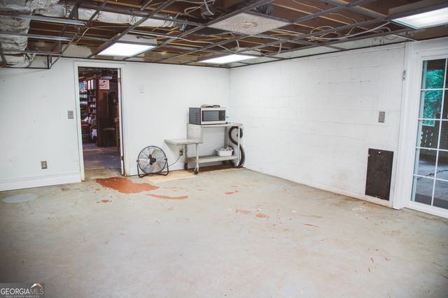 921 Crystal Drive, Thomaston, GA 30286