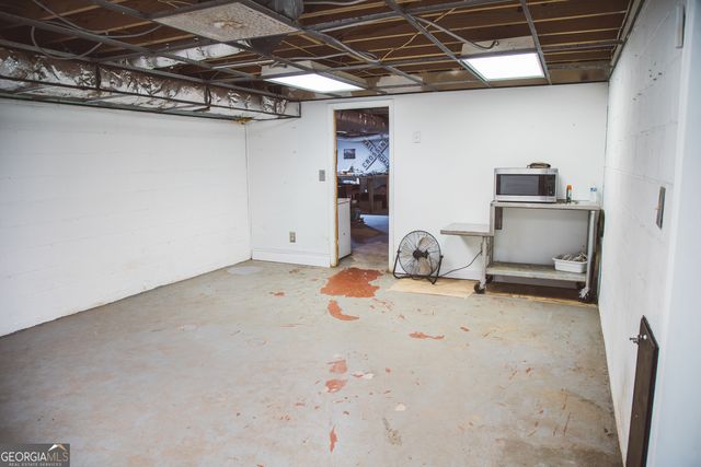 921 Crystal Drive, Thomaston, GA 30286
