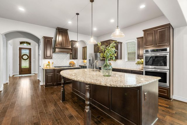 915 Holly Chapple Drive, Conroe, TX 77384