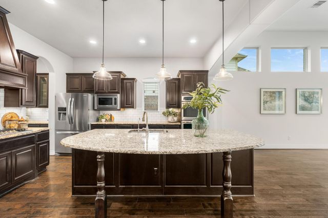 915 Holly Chapple Drive, Conroe, TX 77384