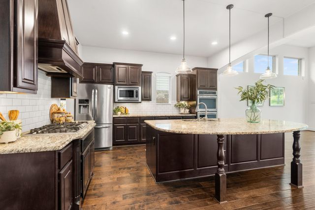 915 Holly Chapple Drive, Conroe, TX 77384