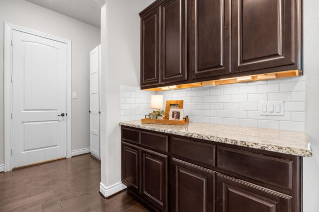 915 Holly Chapple Drive, Conroe, TX 77384