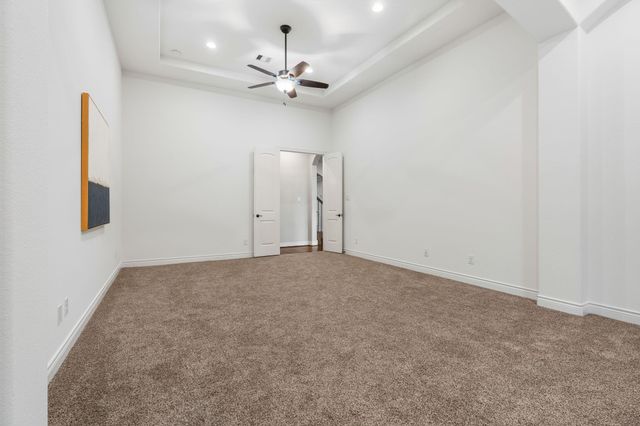 915 Holly Chapple Drive, Conroe, TX 77384