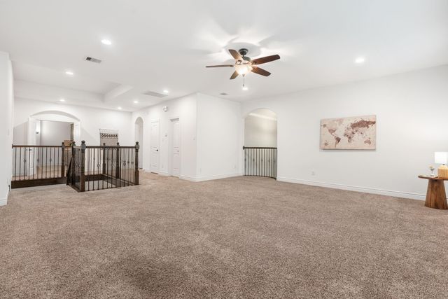 915 Holly Chapple Drive, Conroe, TX 77384