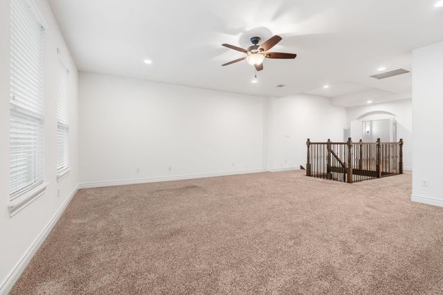 915 Holly Chapple Drive, Conroe, TX 77384