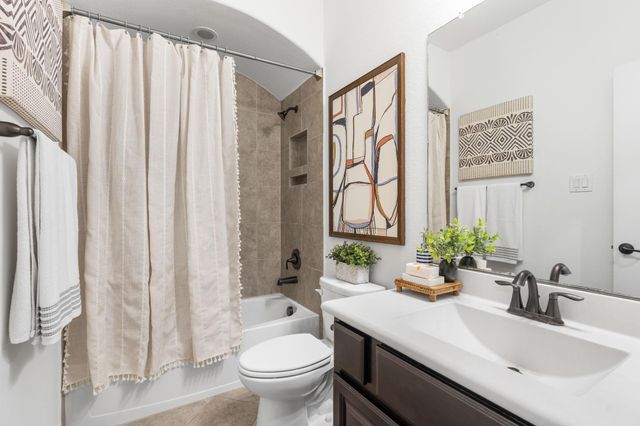 915 Holly Chapple Drive, Conroe, TX 77384