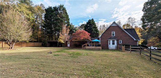 222 Shallowbrook Drive, Advance, NC 27006