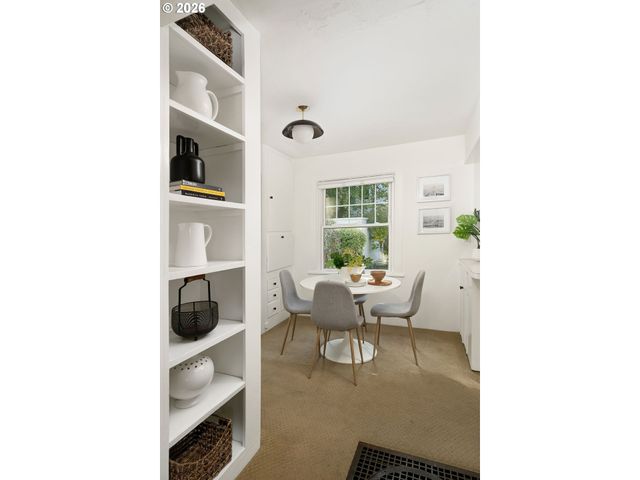 4704 Se MADISON St, Portland, OR 97215