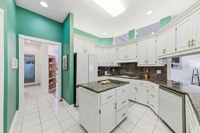 24 Woodland Drive, Jacksonville, AR 72076