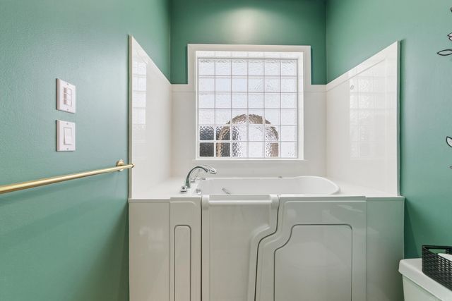 24 Woodland Drive, Jacksonville, AR 72076