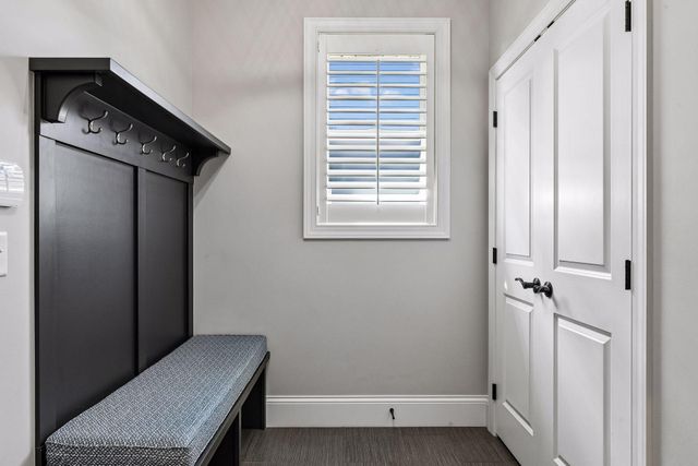 9264 Hawkcrest Court, Chanhassen, MN 55317