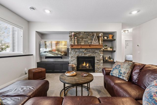 9264 Hawkcrest Court, Chanhassen, MN 55317