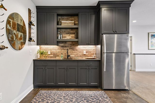 9264 Hawkcrest Court, Chanhassen, MN 55317